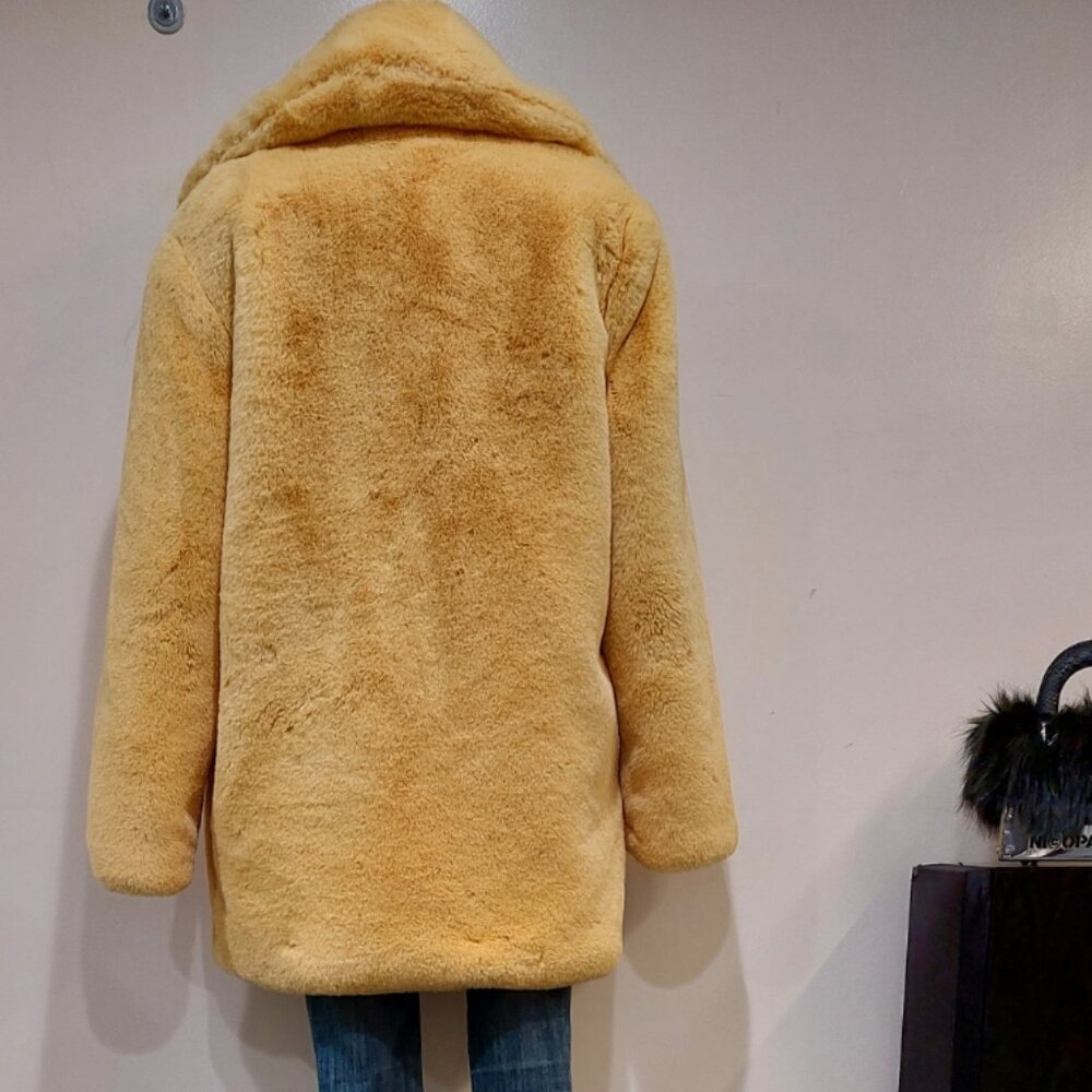 💥STUNNING💥GUESS FAUX FUR COAT in YELLOW HONEY GOLD - Picture 12 of 15